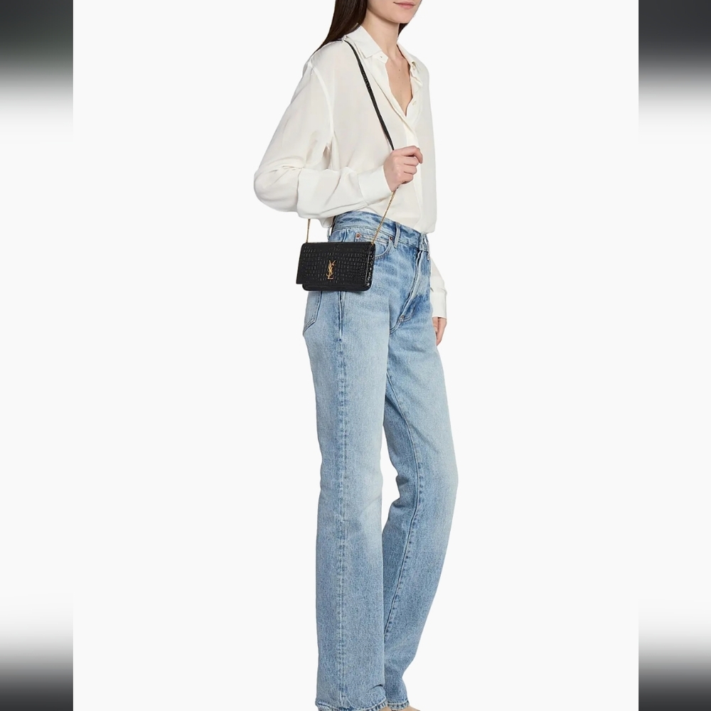 YSL SAINT LAURENT CASSANDRE PHONE HOLDER W/ STRAP IN CROCODILE-EMBOSSED LEATHER - Picture 3 of 16